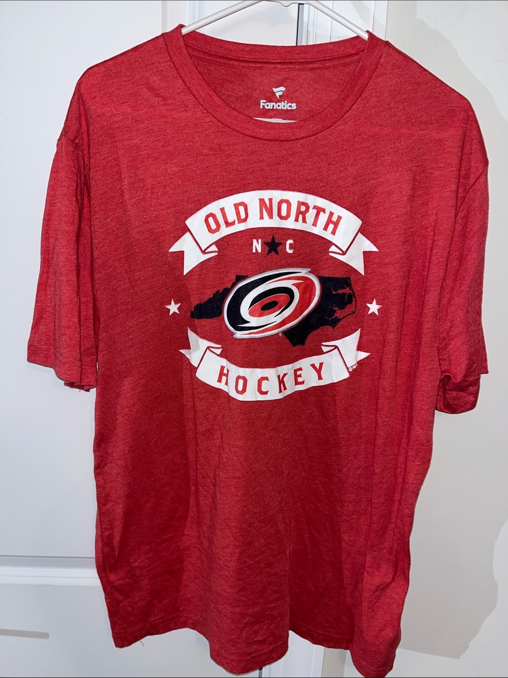 New NWOT Red Old North Carolina Hurricanes  🏒nhl hockey team t shirt L Fanatics